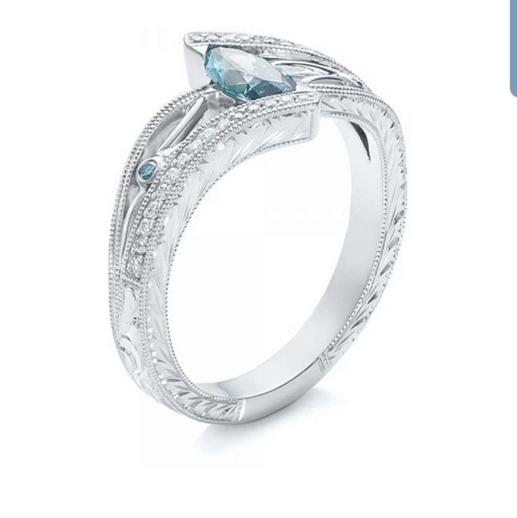 Semi Blue stone crystal filled round shape ring - Picture 6 of 6